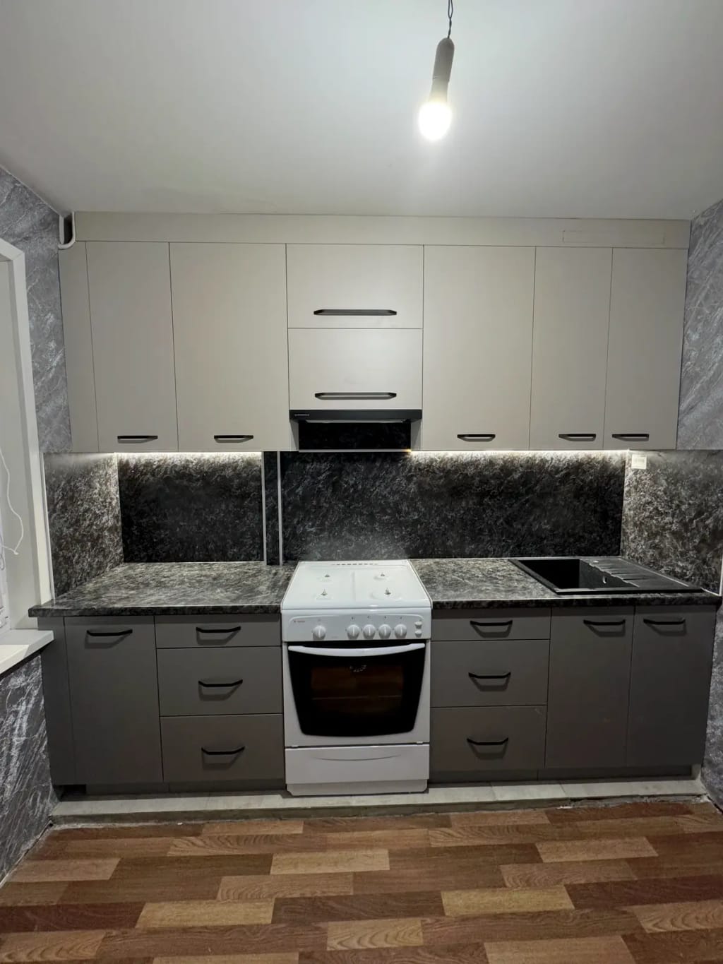 Прямая вместительная кухня