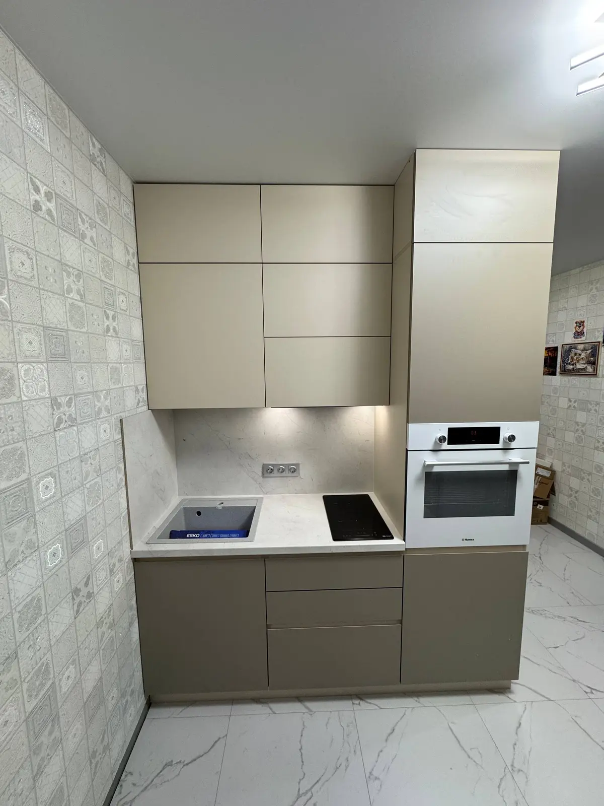 Компактная кухня в квартиру - студию